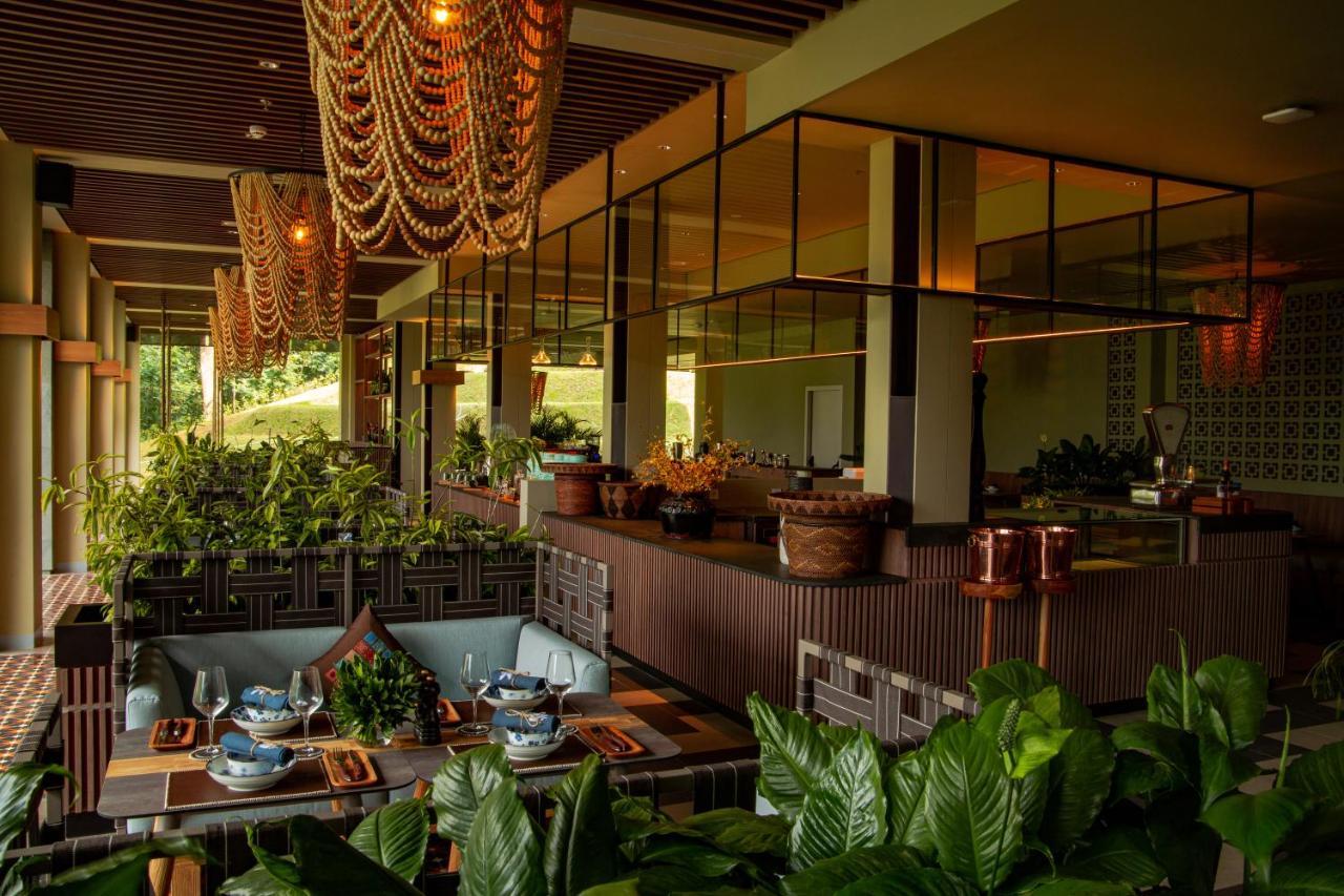 Hotel The Botanica Sanctuary à Puncak Extérieur photo The restaurant